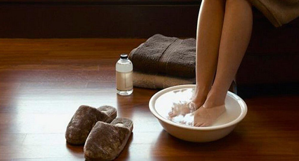désinfection des évidences et bain de pieds contre les champignons
